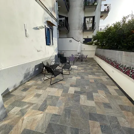 Sweetness & Pool Sorrente