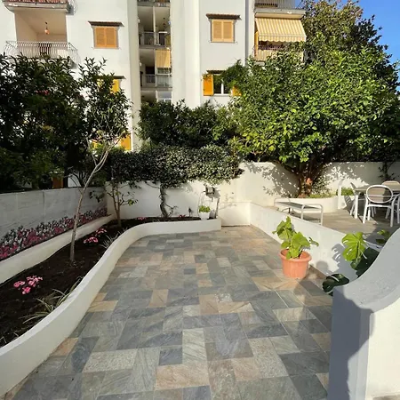 Sweetness & Pool Sorrente