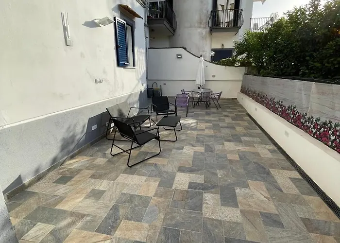 Sweetness & Pool Σορέντο